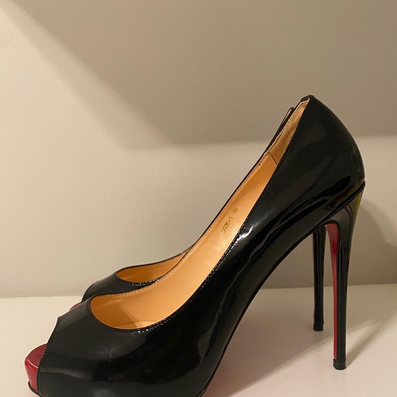 Louboutin Very Privé Shoes - Picture 9 of 9